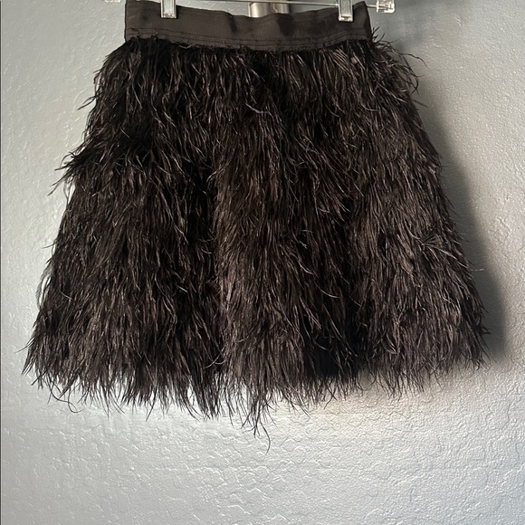 Alice + Olivia Cina ostrich feather Black Textured Mini Skirt - Picture 7 of 8